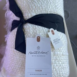 Knotted Fringe Throw Blanket White - Hearth &
Hand with Magnolia